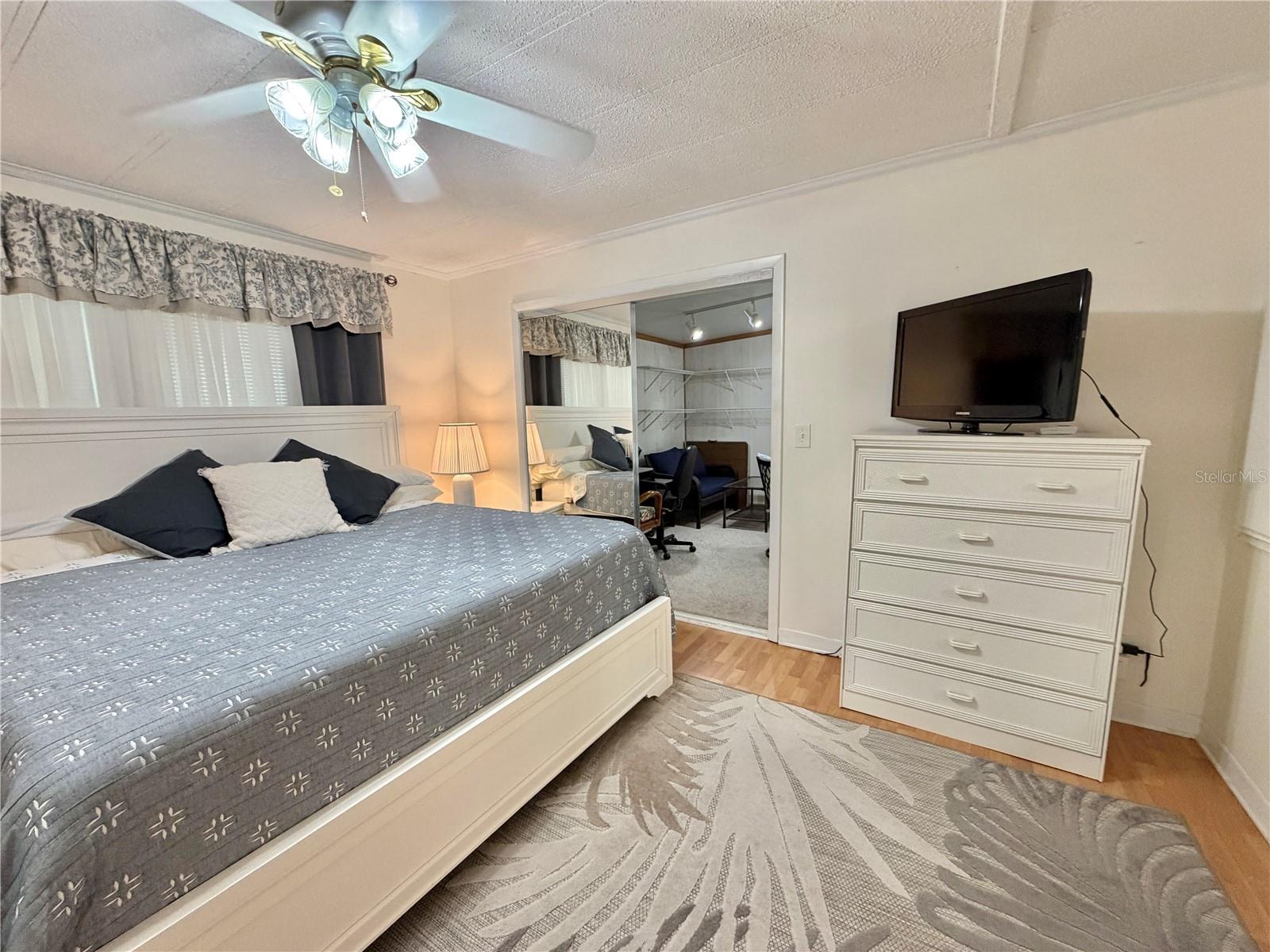 Image 46 of 74 For 209 Hawthorne Boulevard