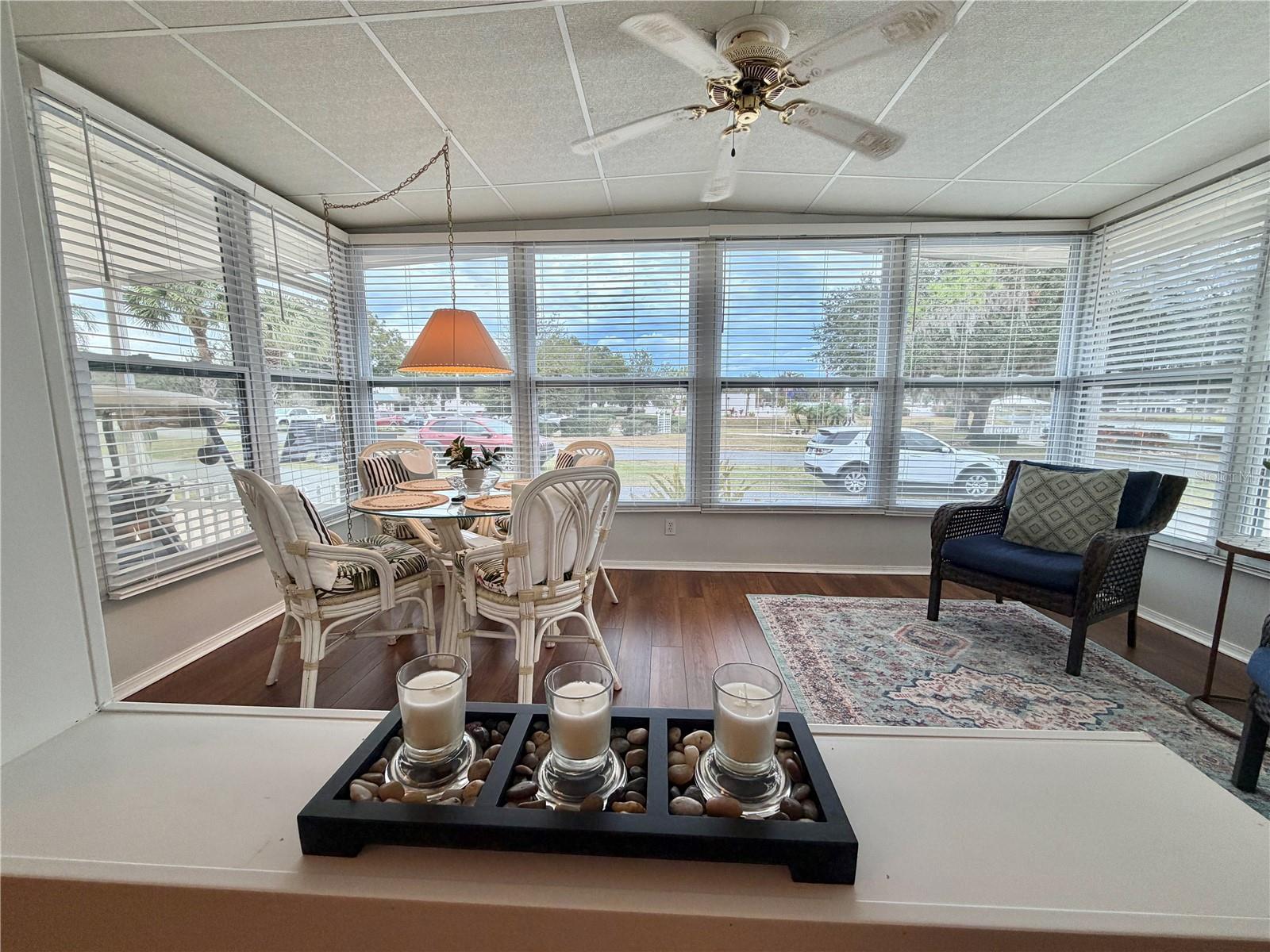 Image 7 of 74 For 209 Hawthorne Boulevard