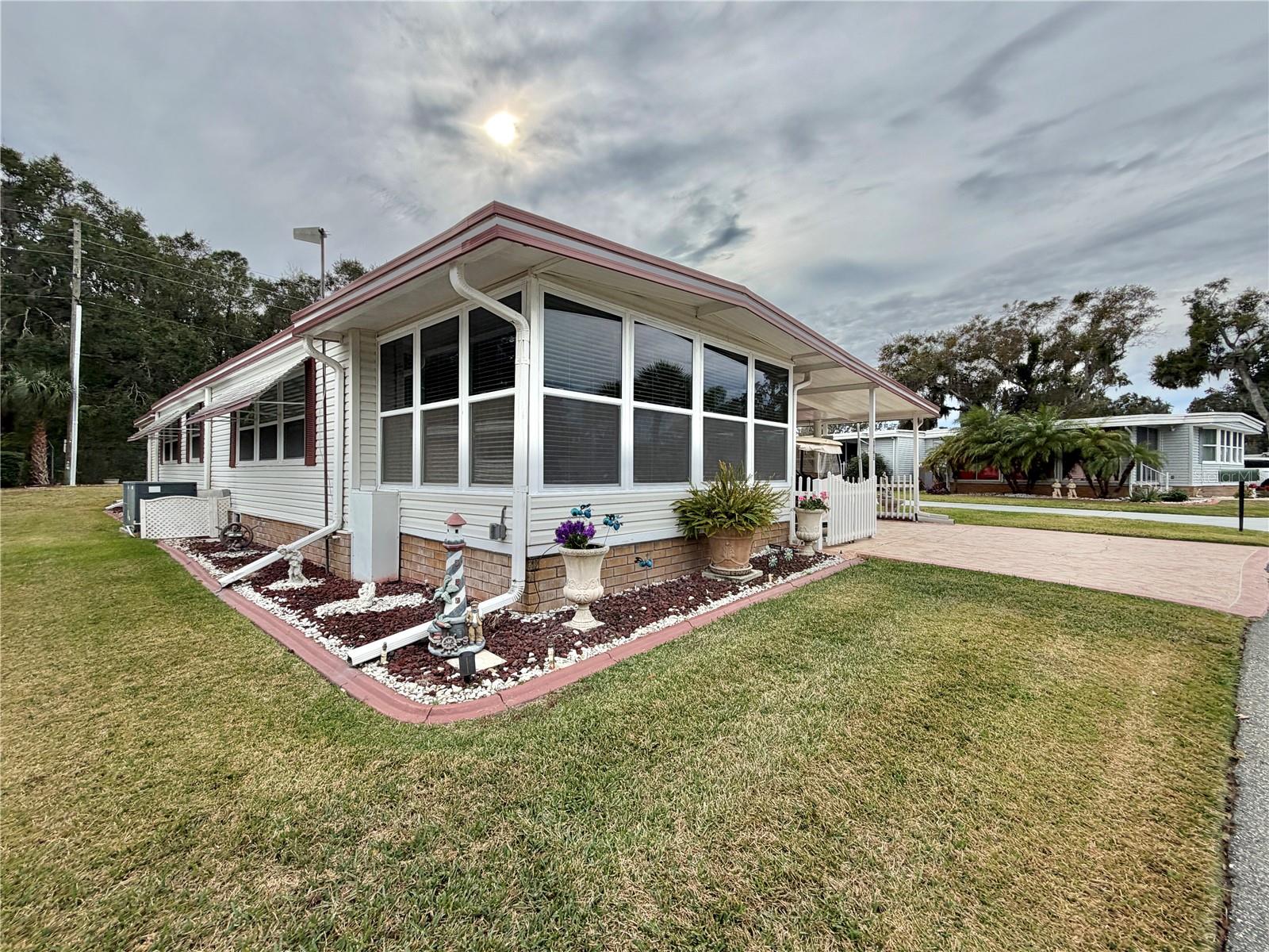 Image 72 of 74 For 209 Hawthorne Boulevard