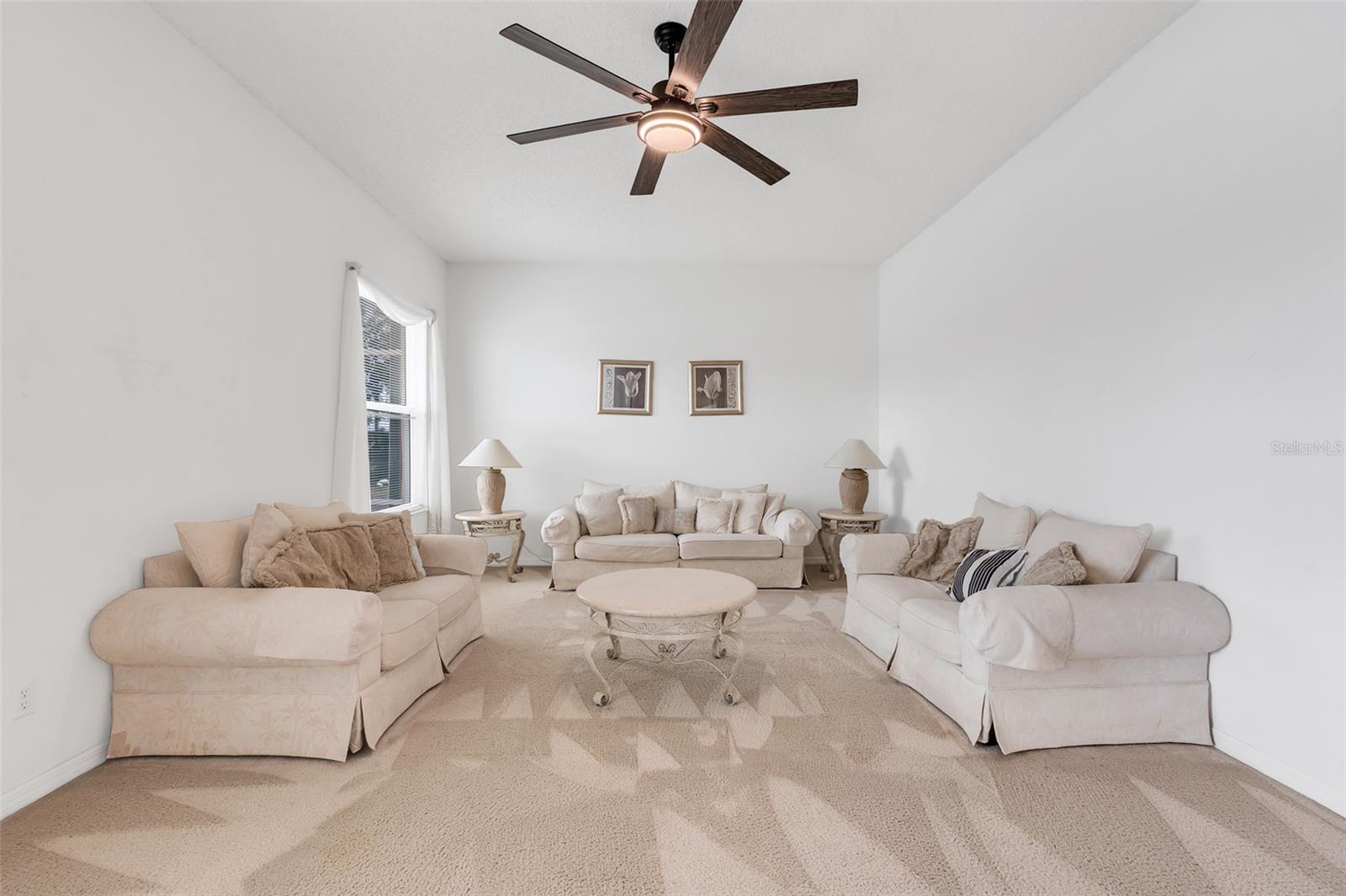 Image 14 of 47 For 458 Bloomingdale Drive