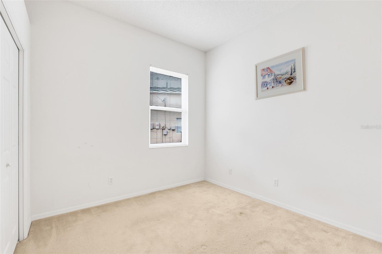 Image 17 of 47 For 458 Bloomingdale Drive