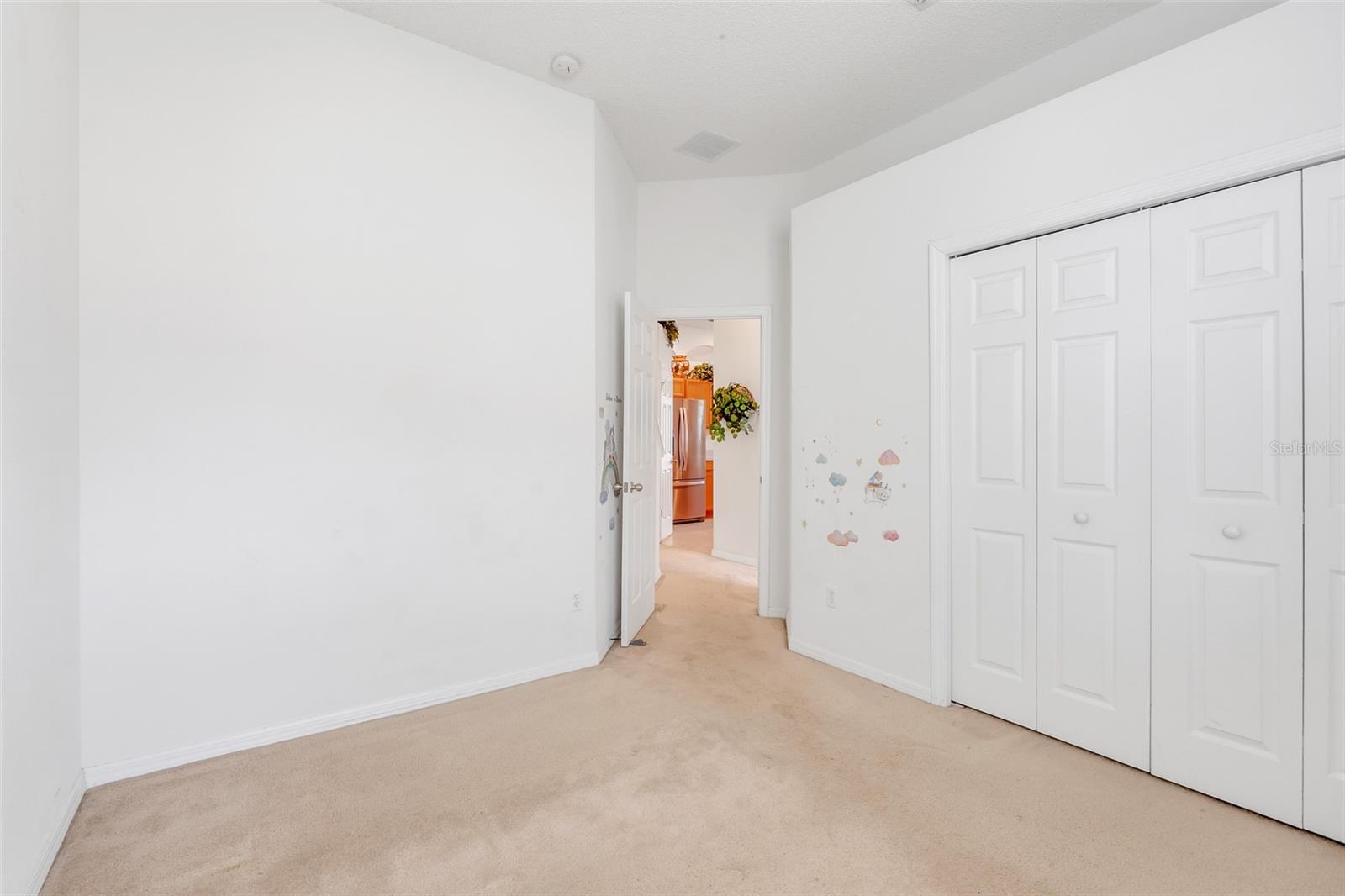 Image 18 of 47 For 458 Bloomingdale Drive