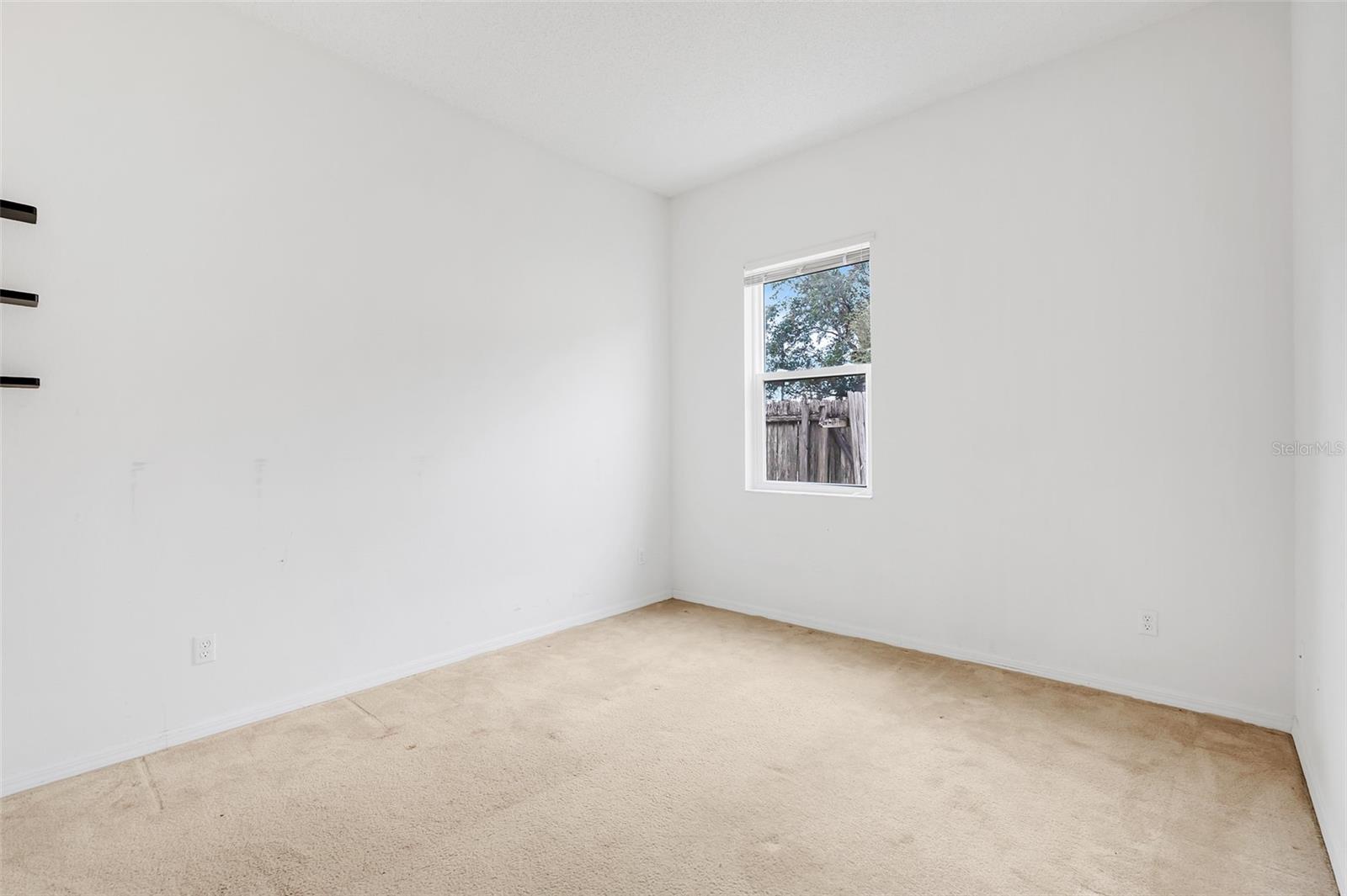 Image 20 of 47 For 458 Bloomingdale Drive