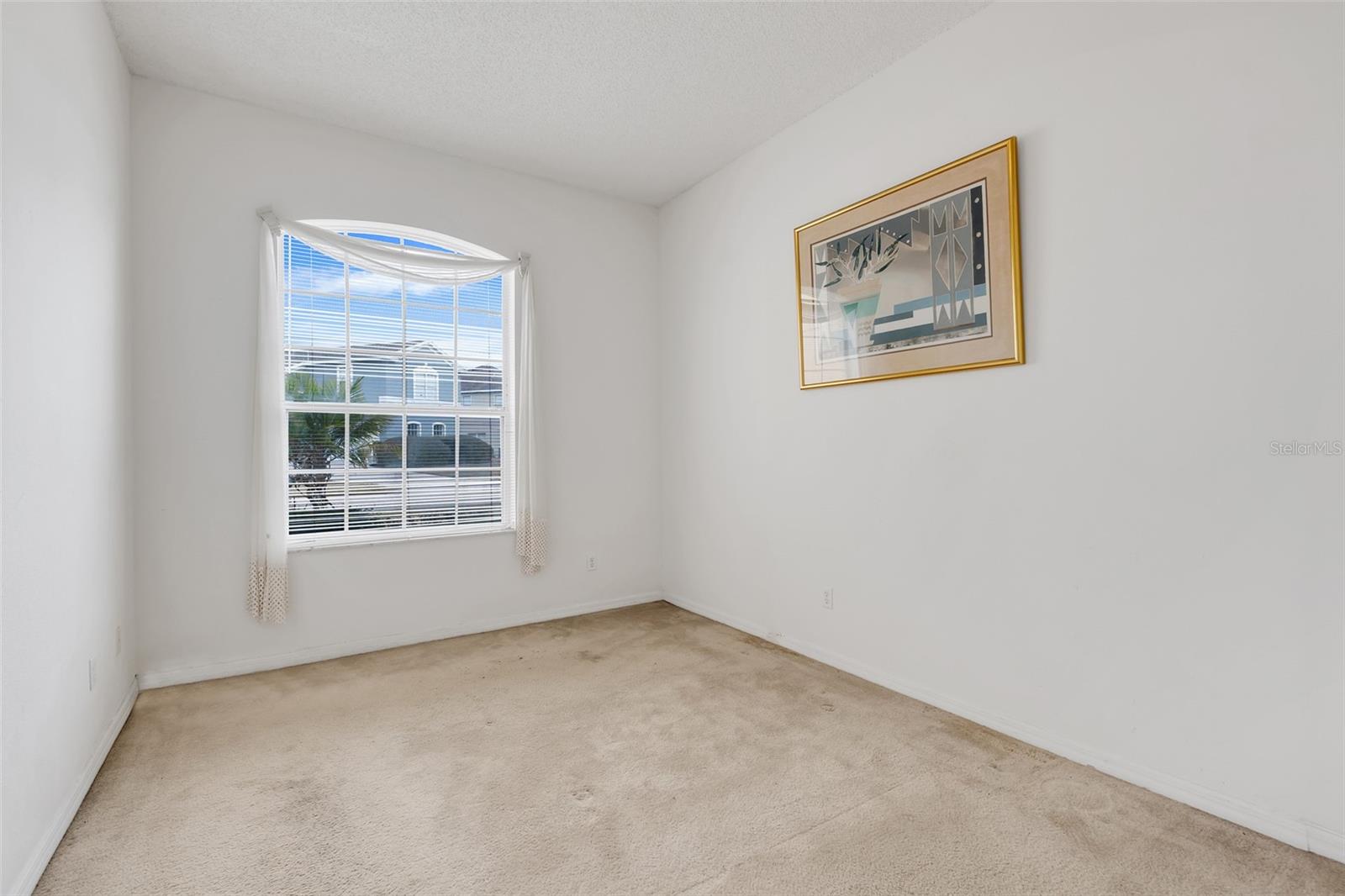 Image 22 of 47 For 458 Bloomingdale Drive