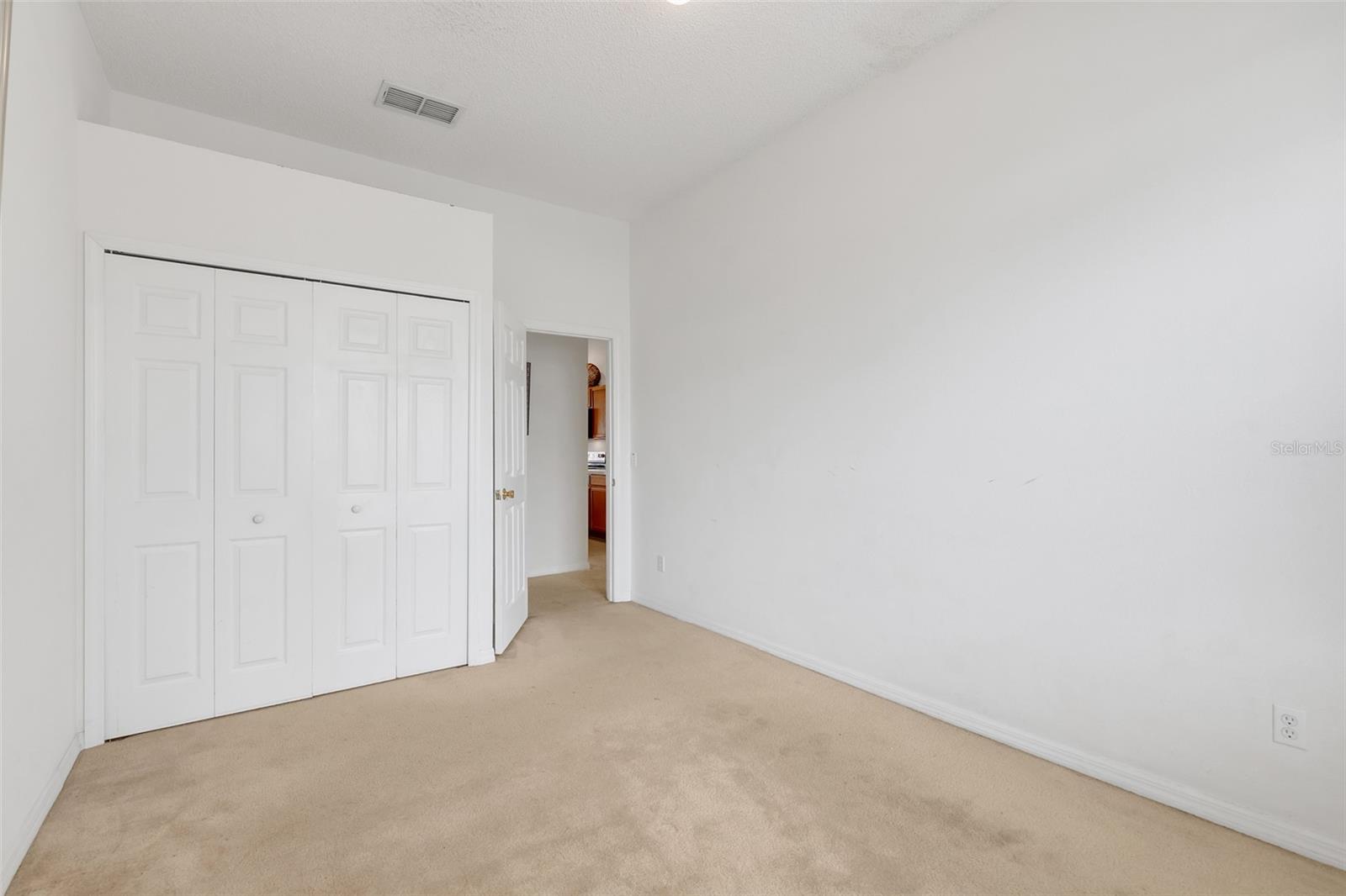 Image 23 of 47 For 458 Bloomingdale Drive