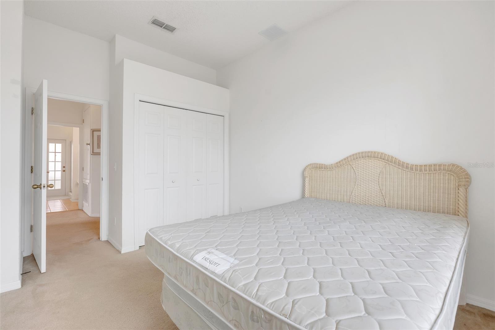 Image 28 of 47 For 458 Bloomingdale Drive