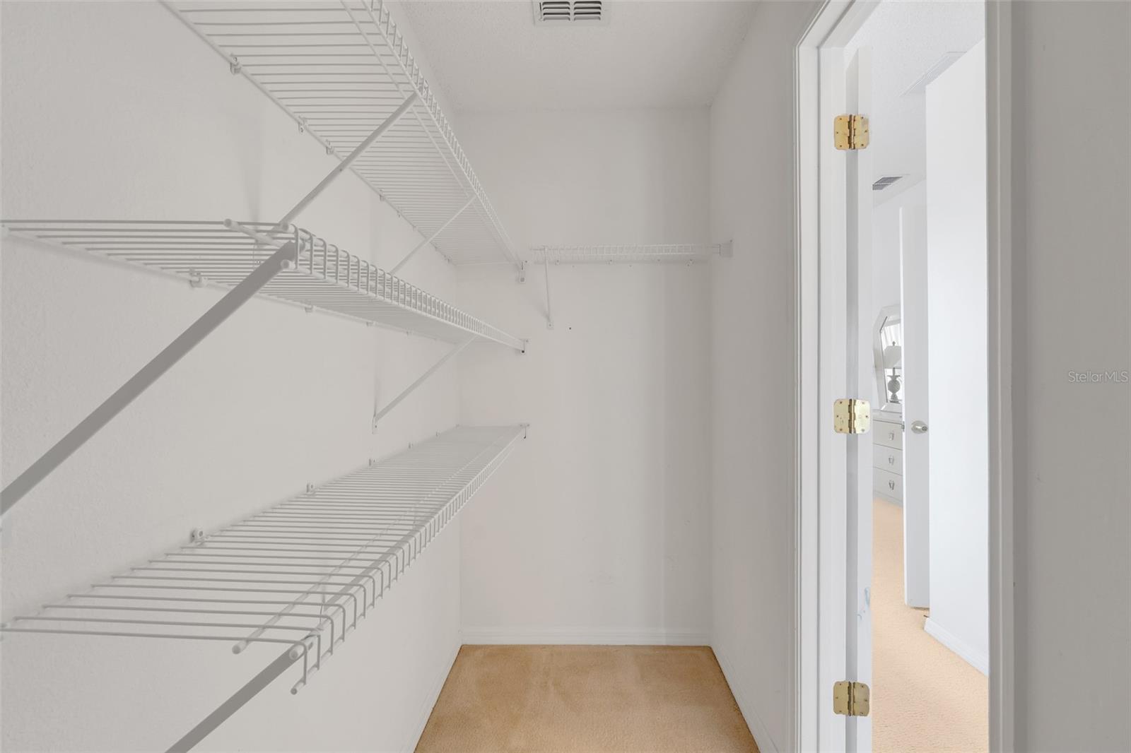 Image 33 of 47 For 458 Bloomingdale Drive