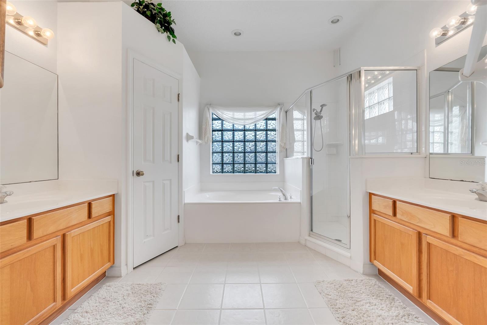 Image 34 of 47 For 458 Bloomingdale Drive