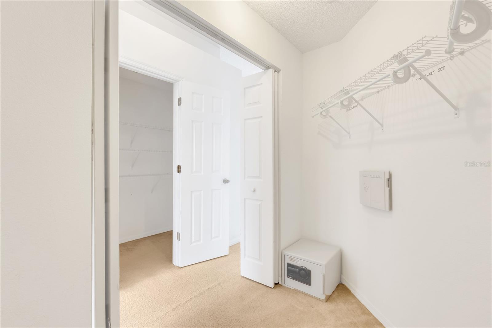 Image 36 of 47 For 458 Bloomingdale Drive