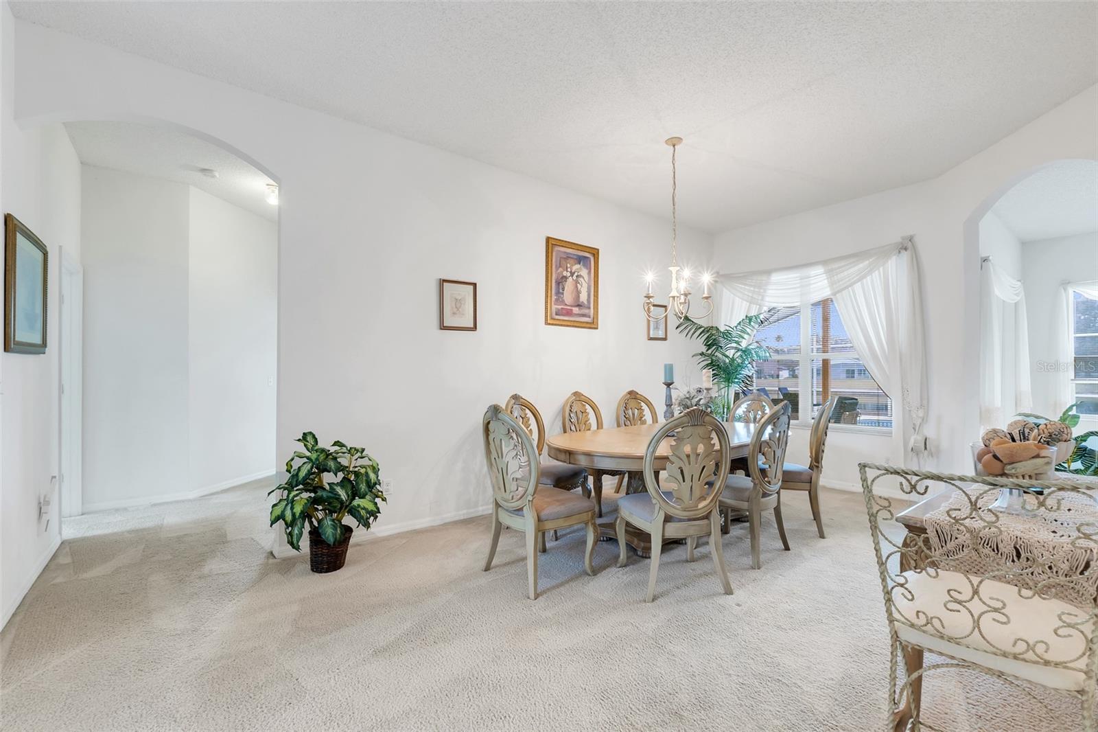 Image 7 of 47 For 458 Bloomingdale Drive