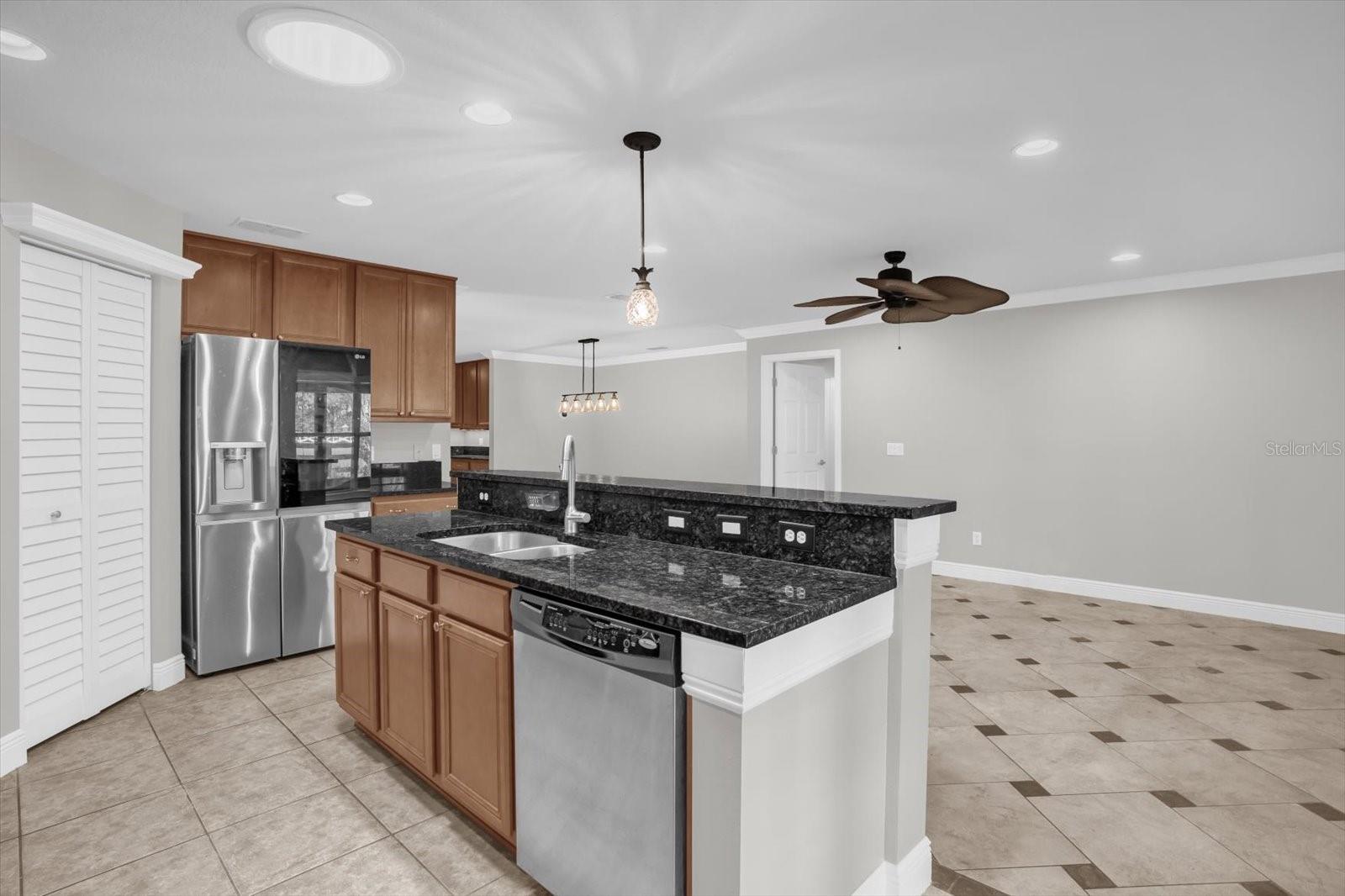 Image 10 of 30 For 22048 Belgian Court