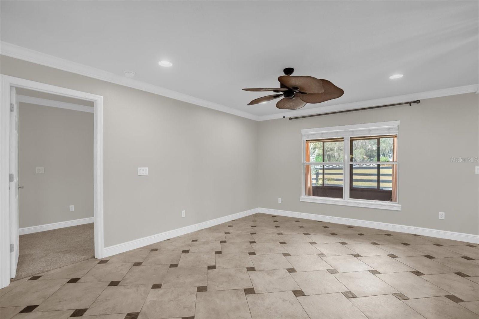 Image 11 of 30 For 22048 Belgian Court