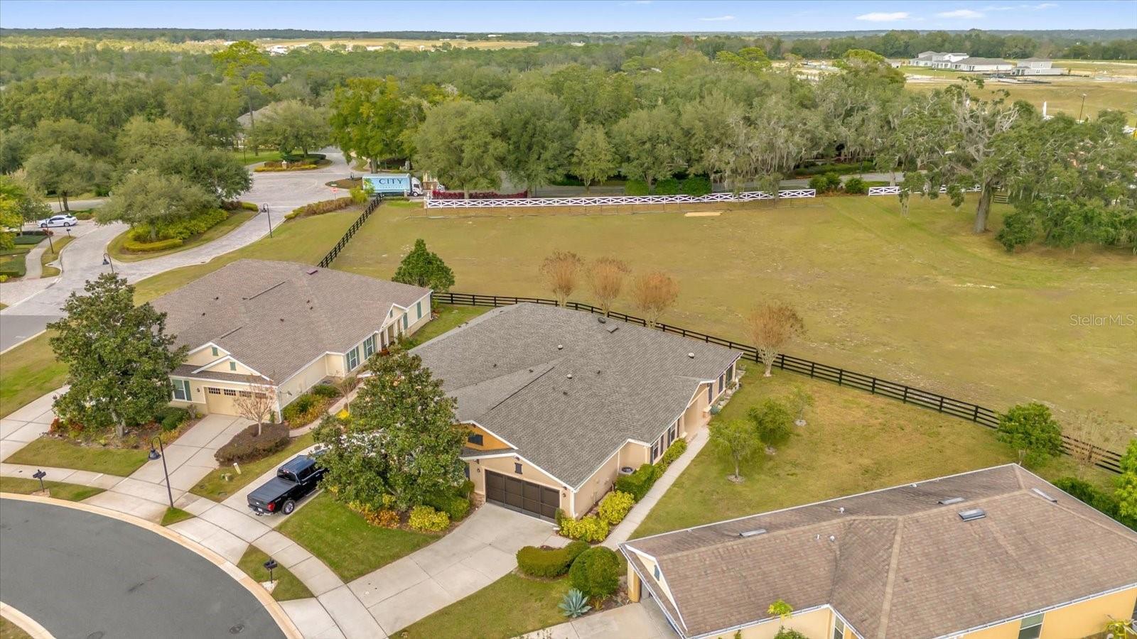 Image 29 of 30 For 22048 Belgian Court