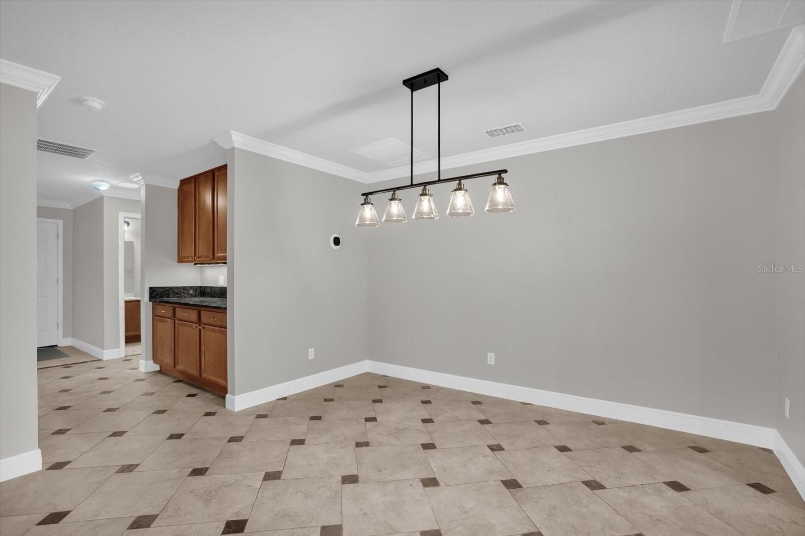 Image 4 of 30 For 22048 Belgian Court