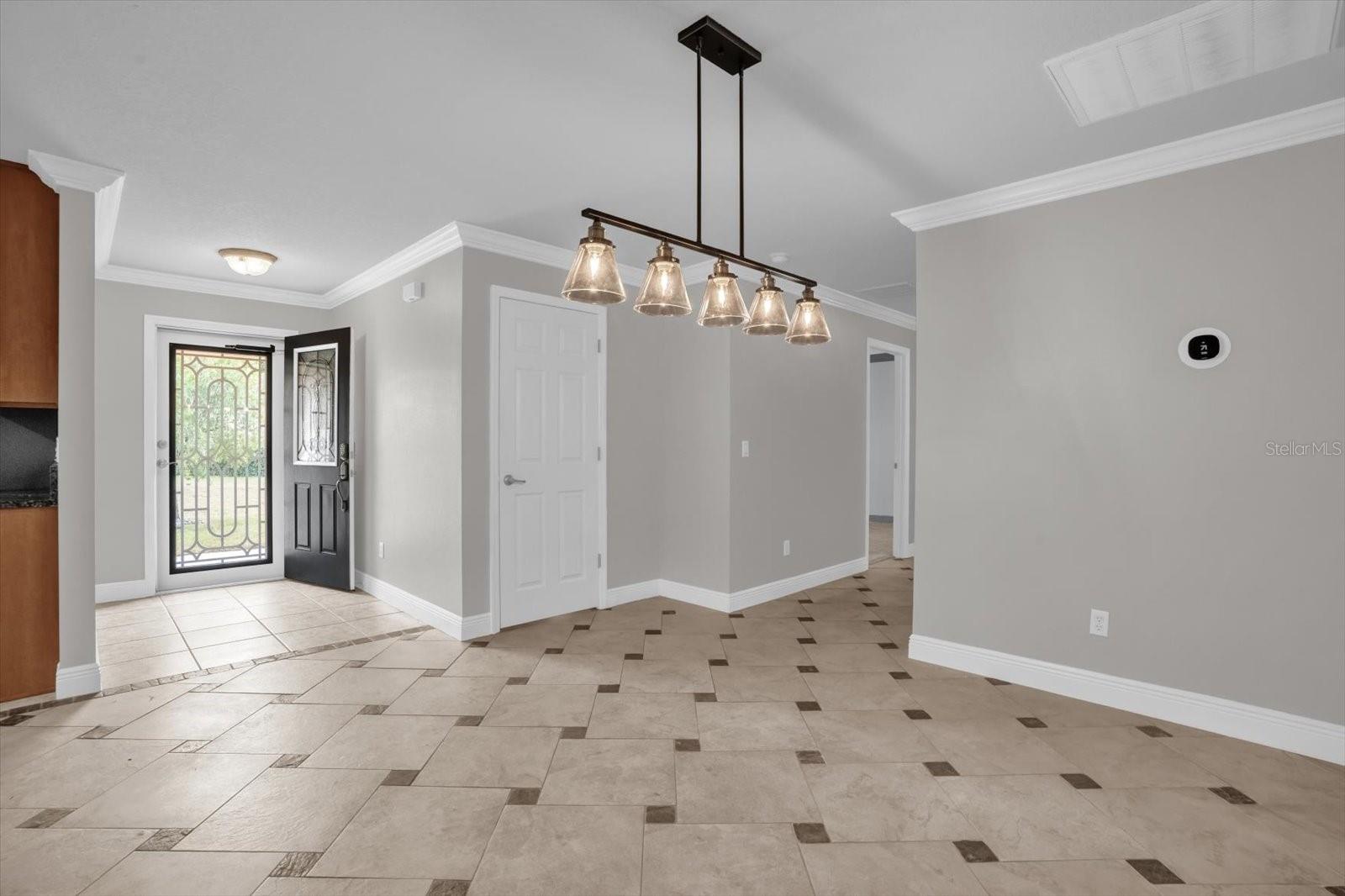 Image 6 of 30 For 22048 Belgian Court