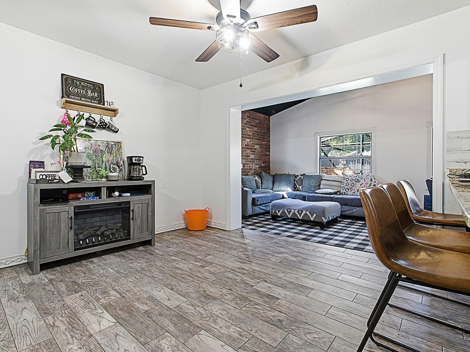 Image 16 of 60 For 5329 Twin Palms Road