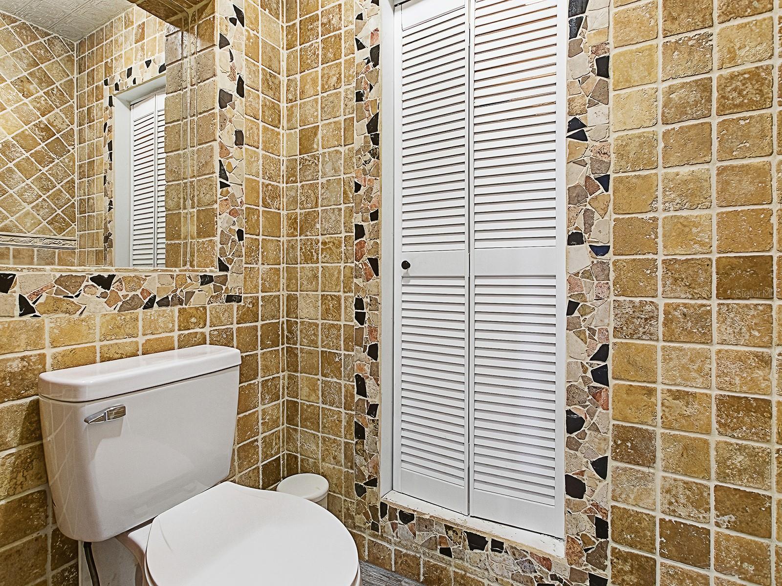 Image 19 of 60 For 5329 Twin Palms Road