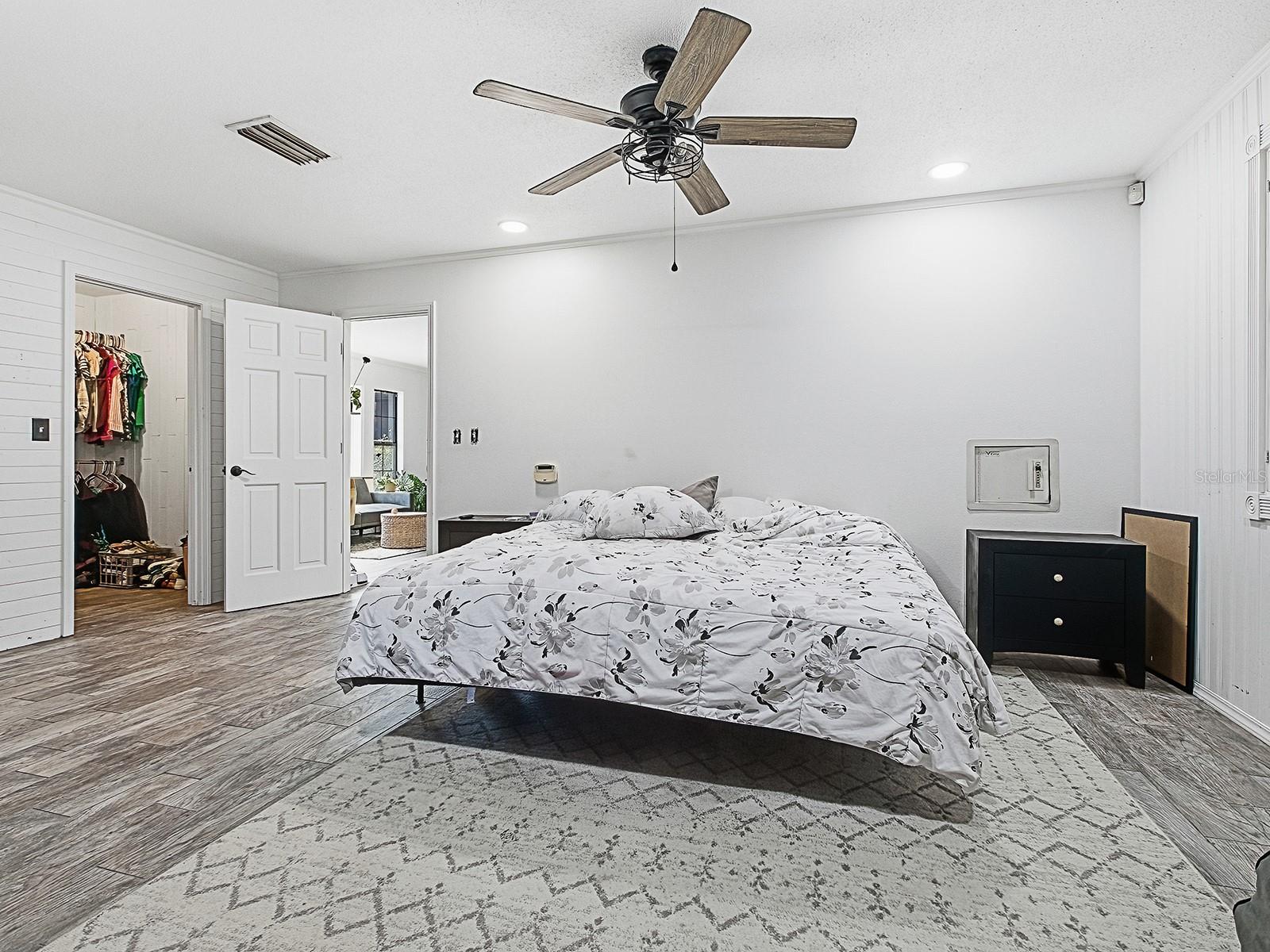 Image 21 of 60 For 5329 Twin Palms Road