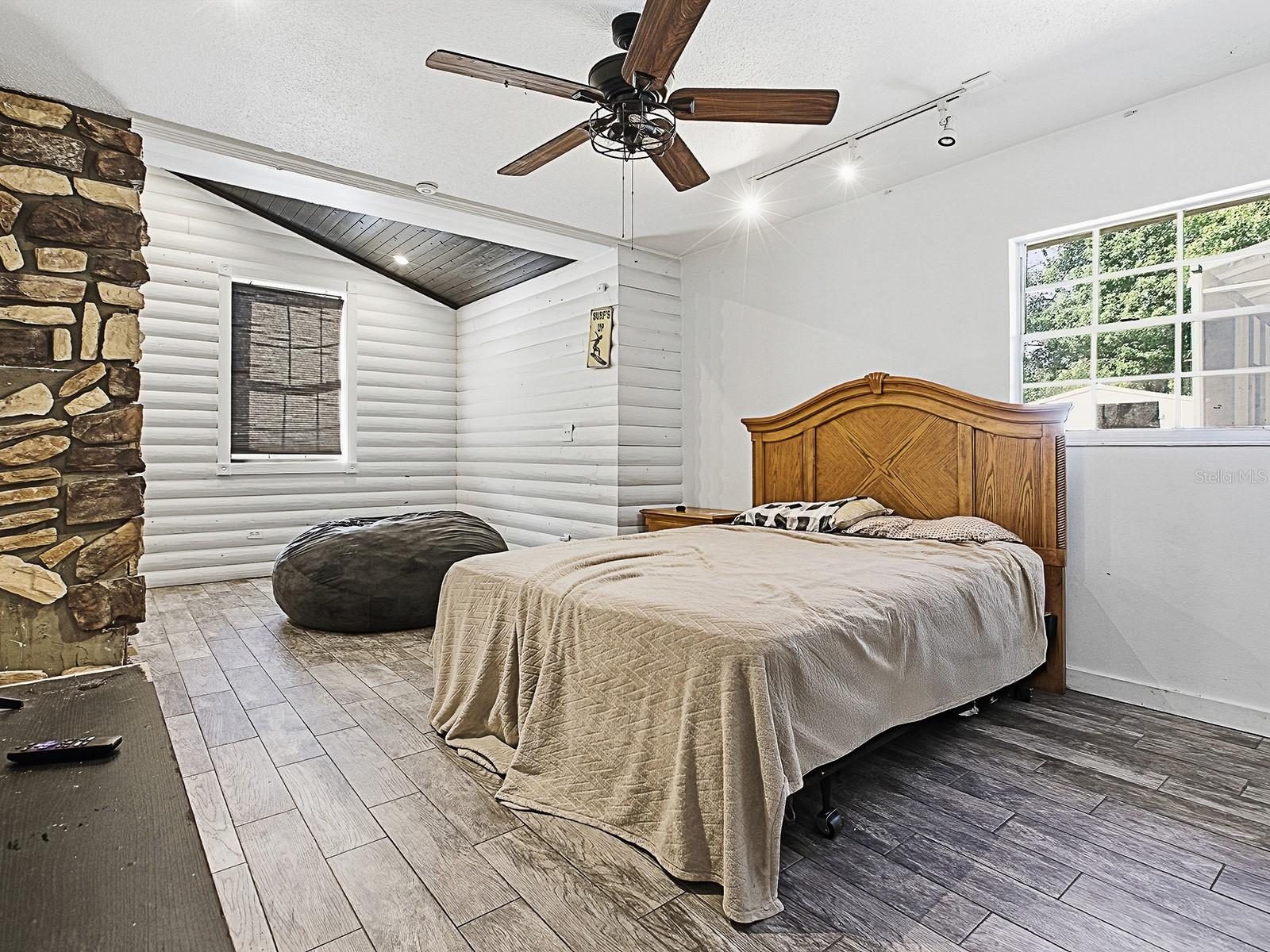 Image 24 of 60 For 5329 Twin Palms Road