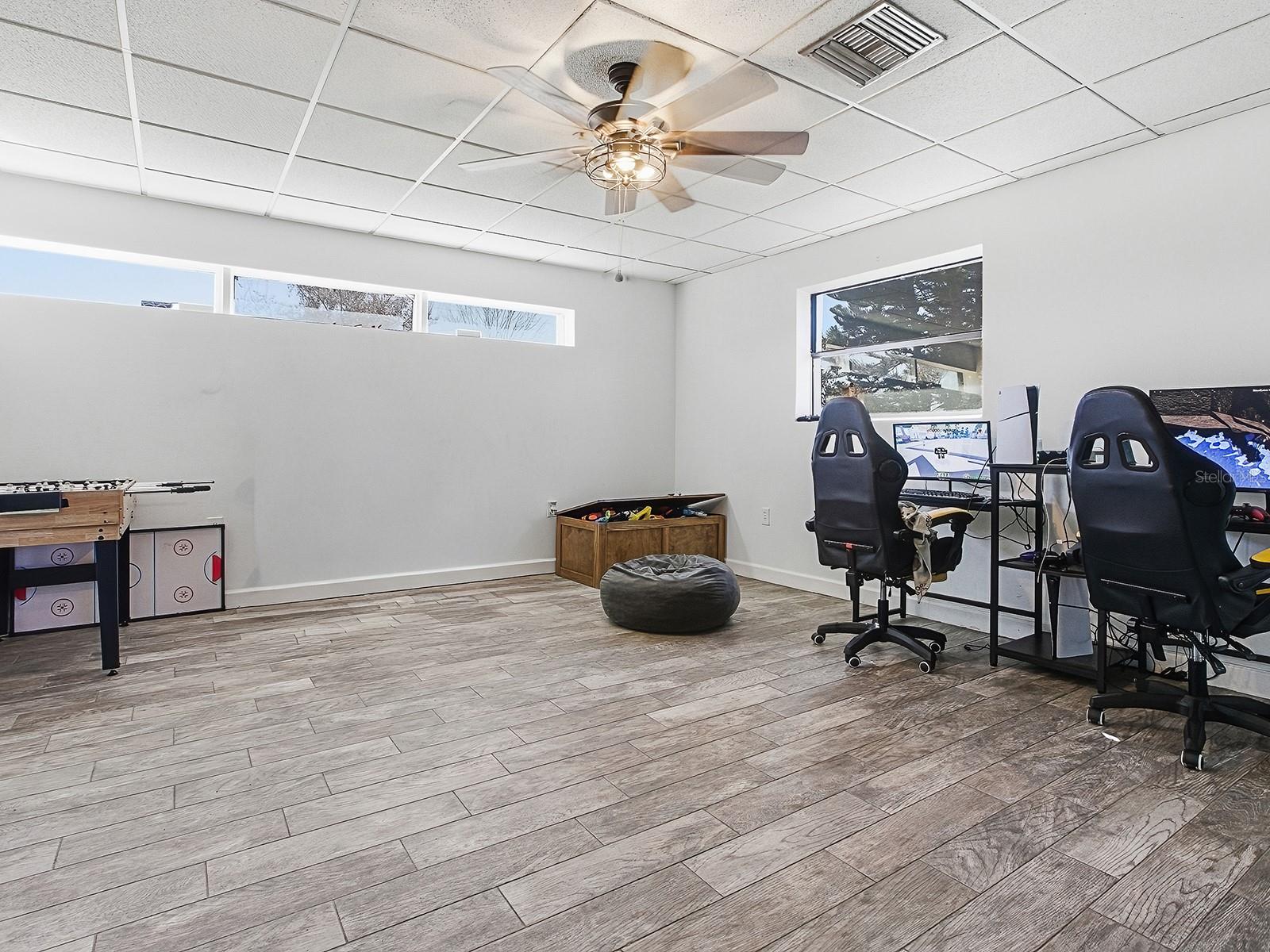 Image 31 of 60 For 5329 Twin Palms Road