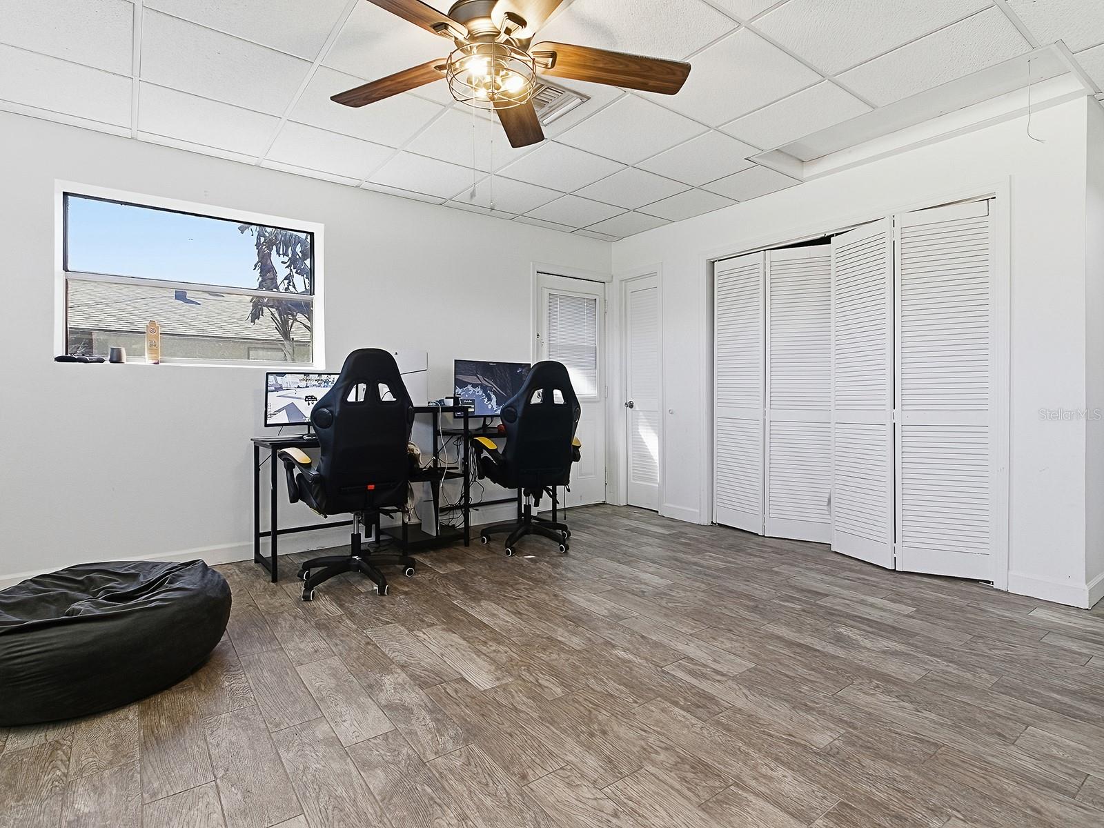 Image 32 of 60 For 5329 Twin Palms Road