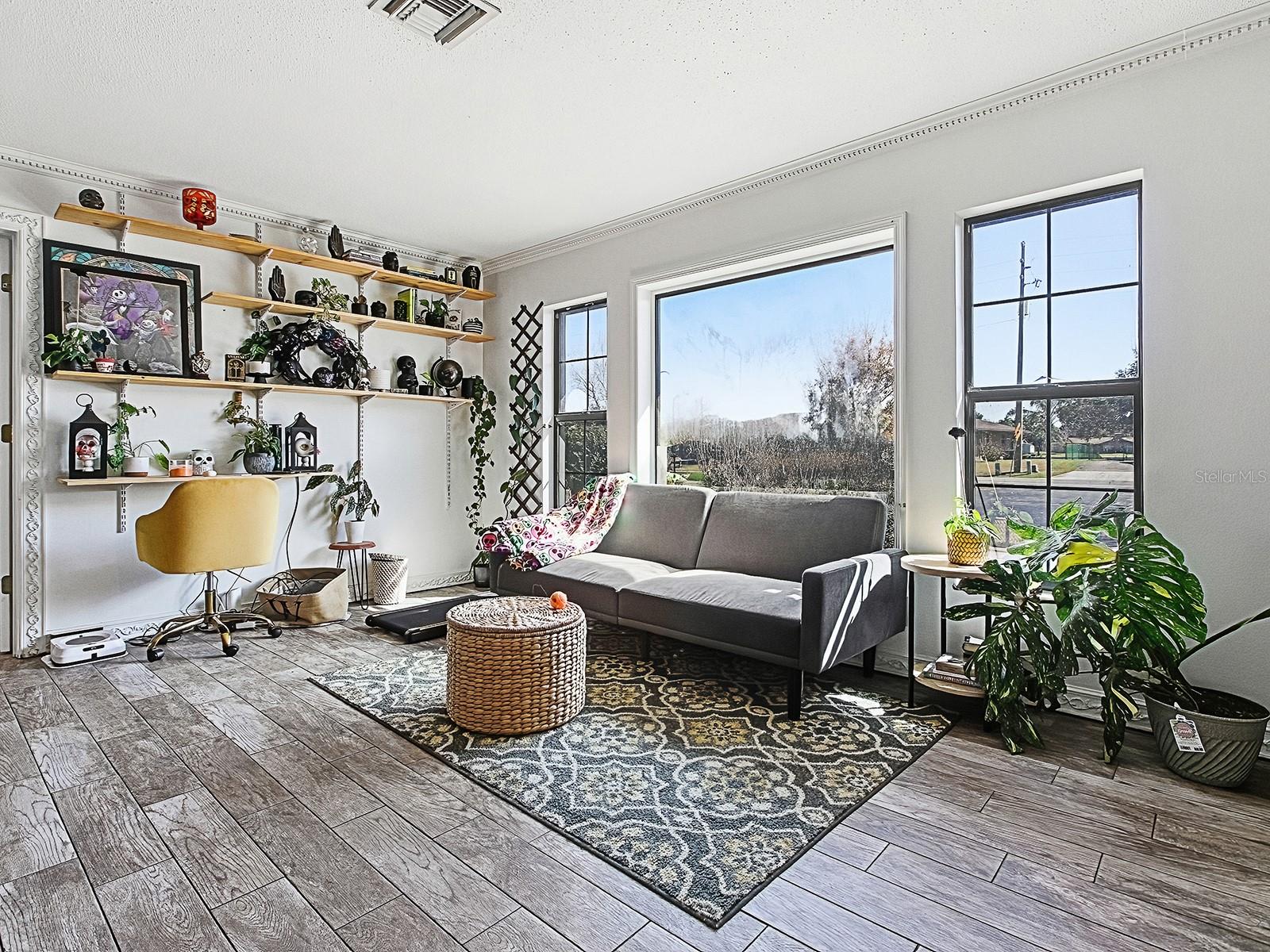 Image 5 of 60 For 5329 Twin Palms Road