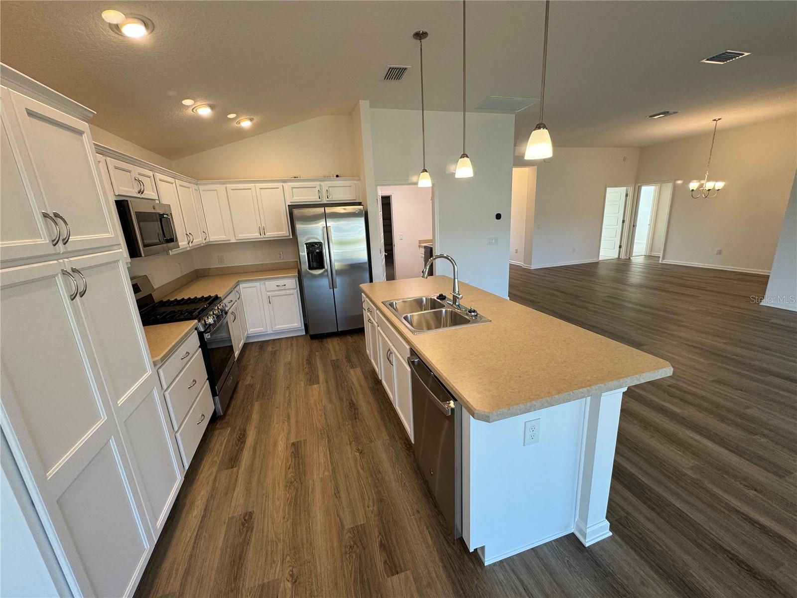 Image 5 of 19 For 7267 Cornwall Way