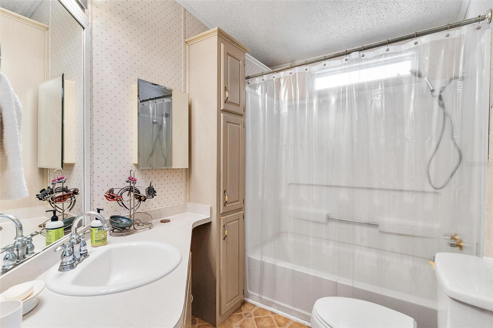 Image 32 of 79 For 233 Azalea Lane