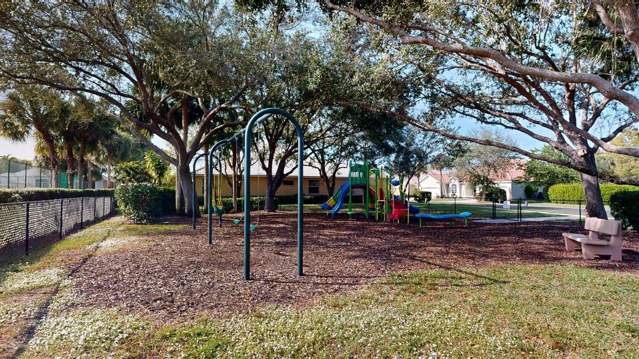 Image 27 of 100 For 285 Spider Lily Lane