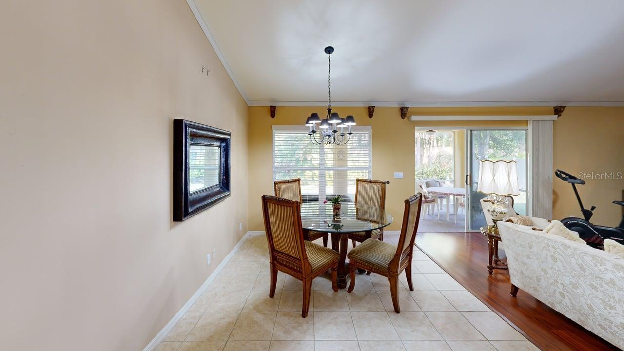 Image 4 of 100 For 285 Spider Lily Lane