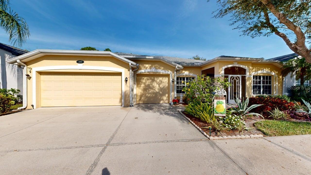 Image 50 of 100 For 285 Spider Lily Lane