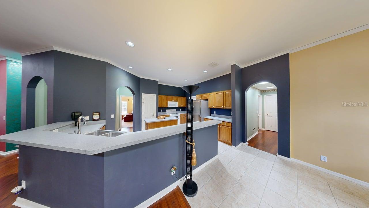 Image 58 of 100 For 285 Spider Lily Lane