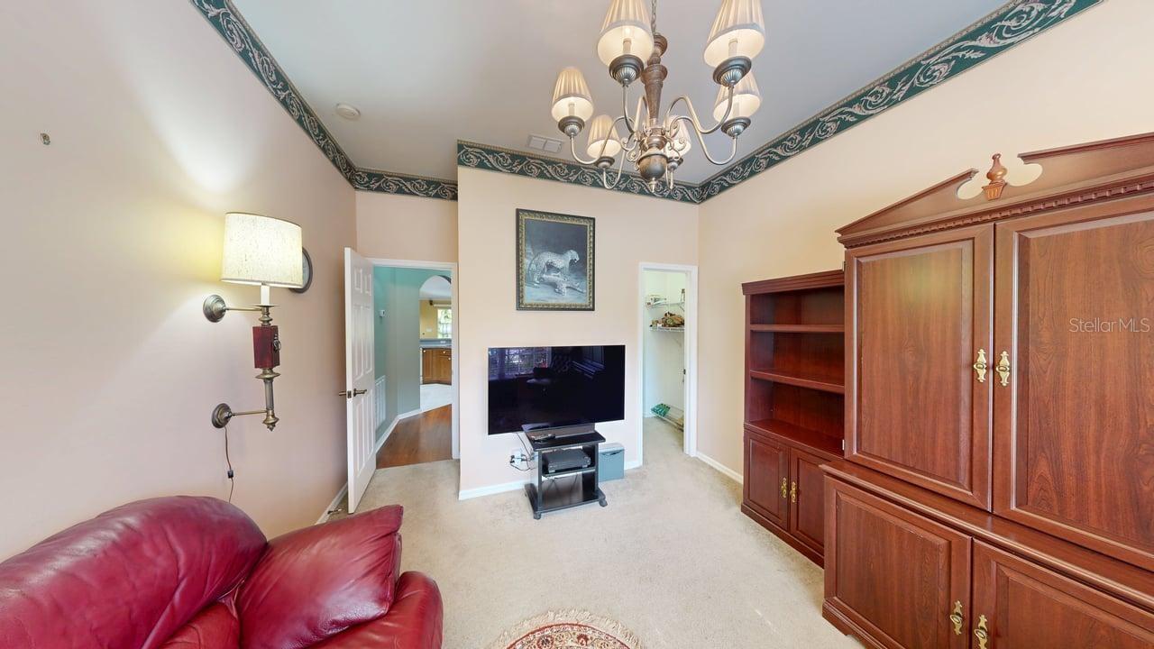 Image 62 of 100 For 285 Spider Lily Lane