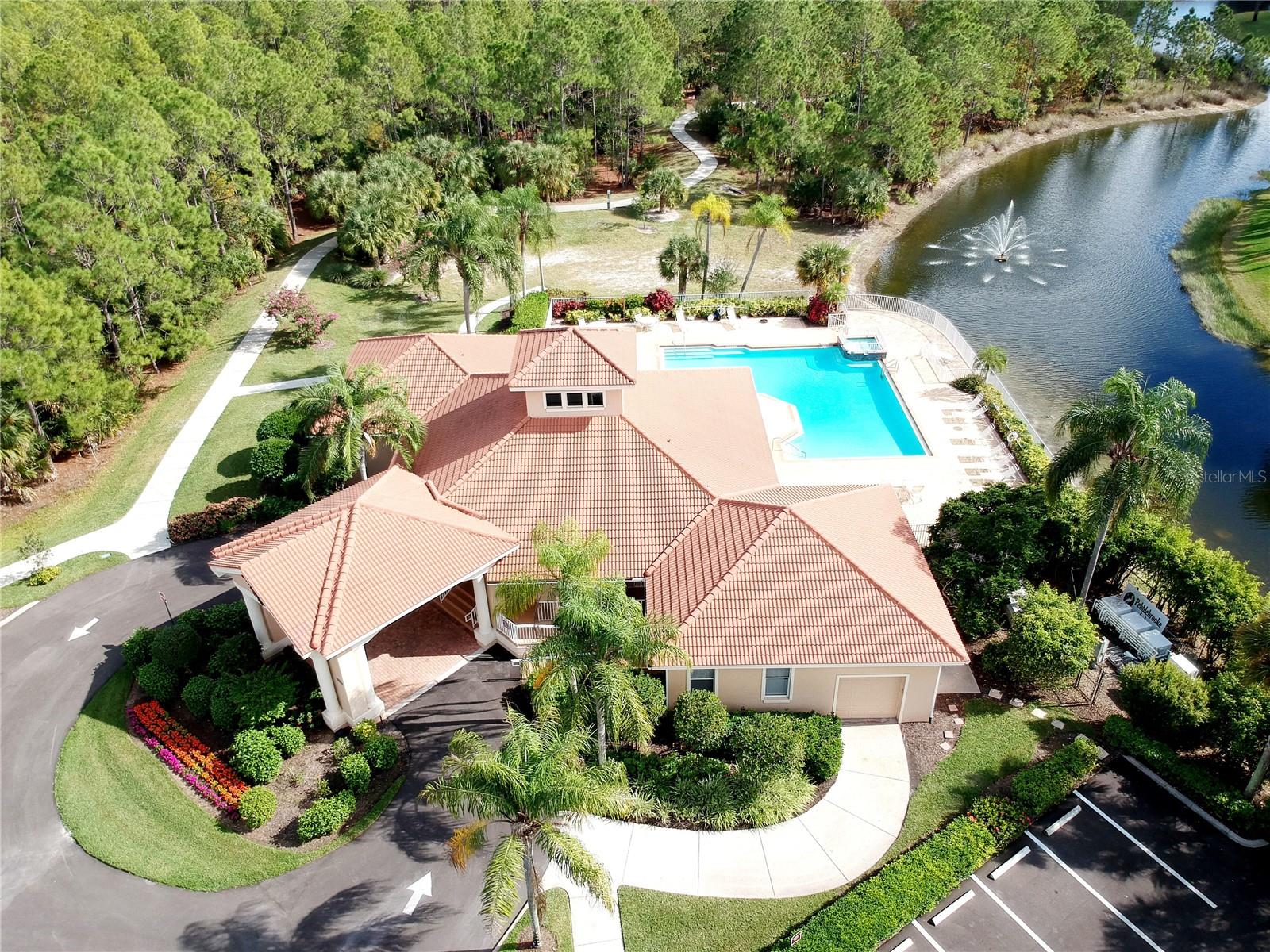 Image 7 of 100 For 285 Spider Lily Lane