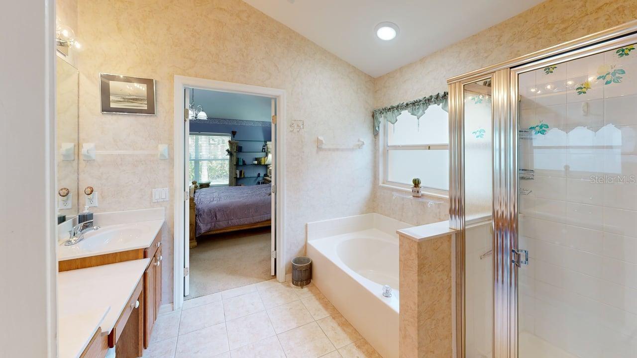 Image 83 of 100 For 285 Spider Lily Lane