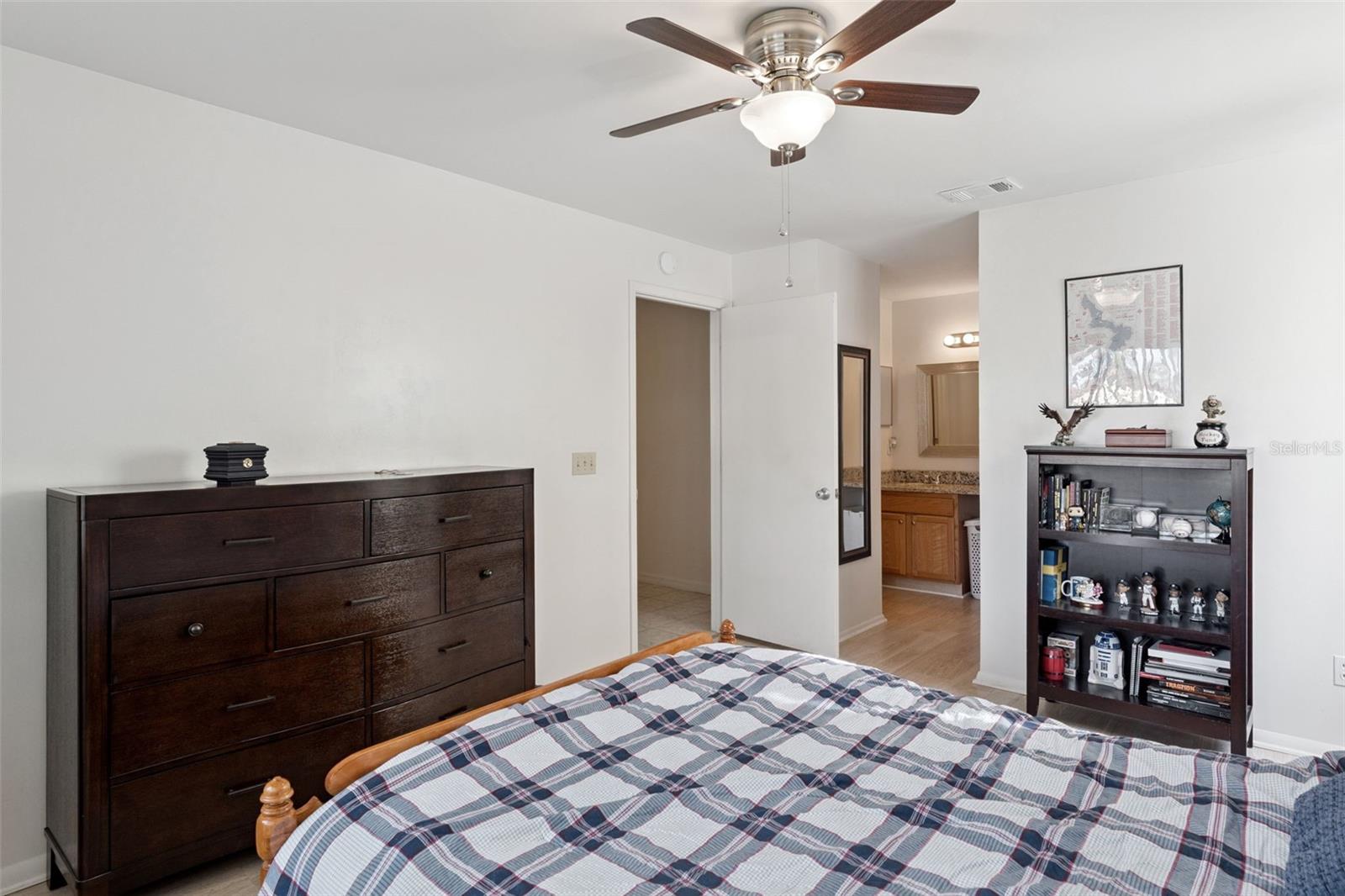 Image 10 of 24 For 6031 Scotchwood Glen 108