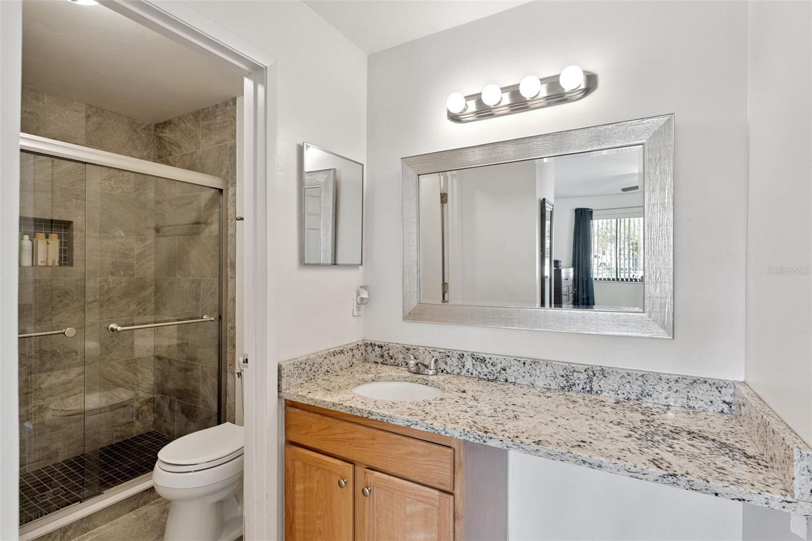 Image 11 of 24 For 6031 Scotchwood Glen 108