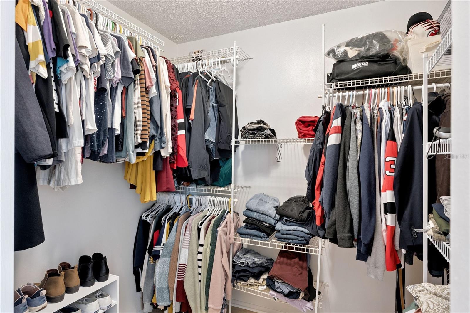 Image 13 of 24 For 6031 Scotchwood Glen 108