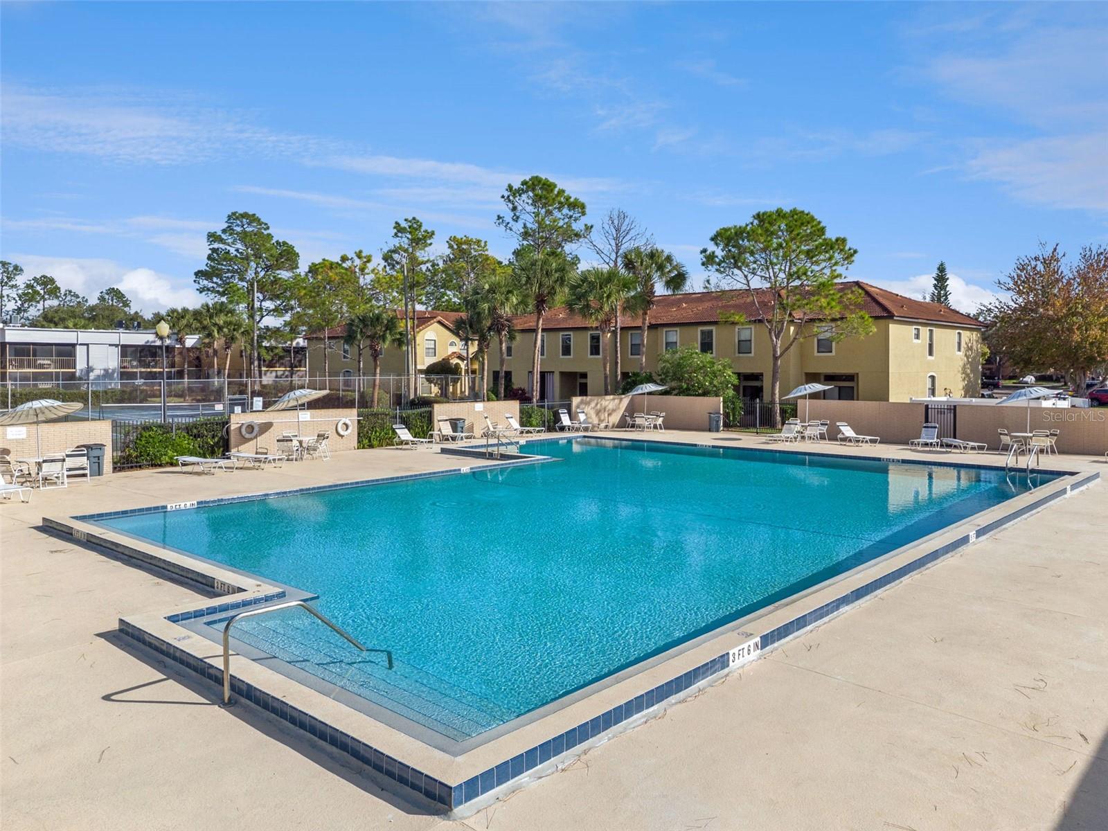 Image 18 of 24 For 6031 Scotchwood Glen 108