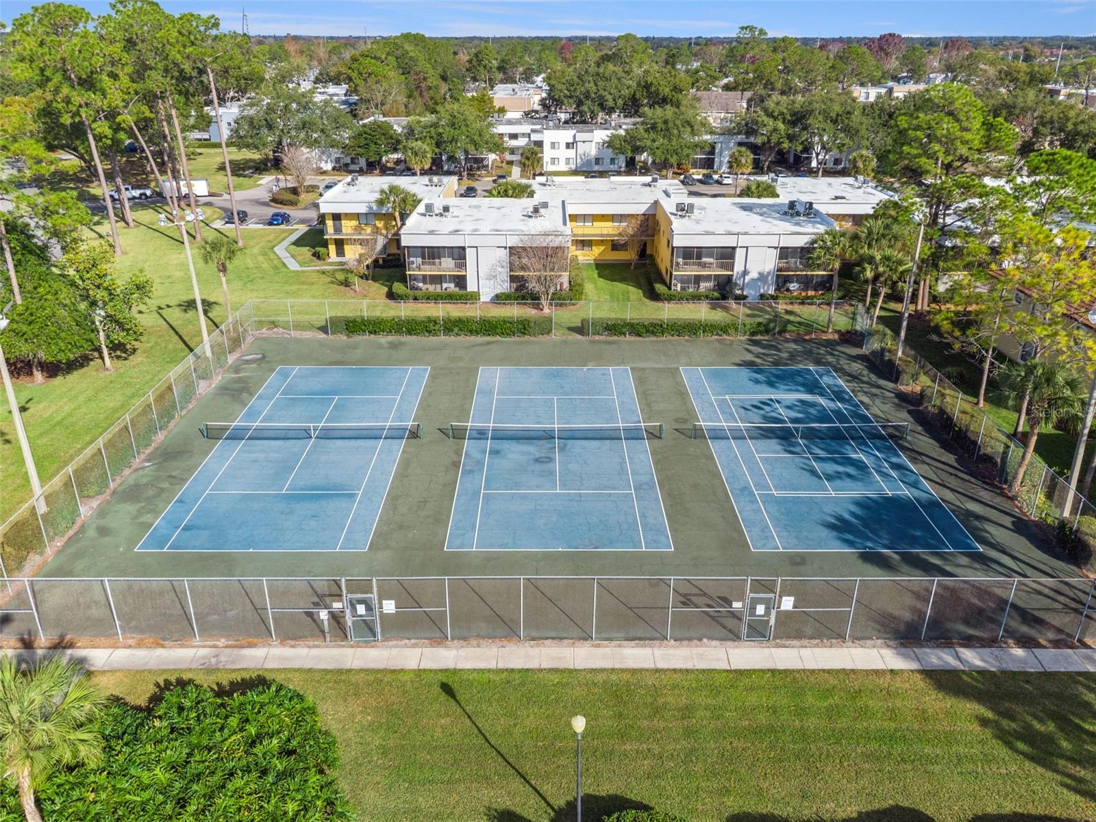 Image 23 of 24 For 6031 Scotchwood Glen 108