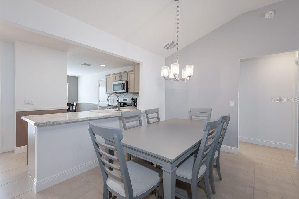 Image 15 of 45 For 2454 Youngmann Loop