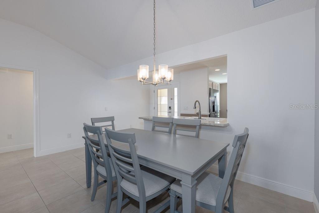 Image 16 of 45 For 2454 Youngmann Loop