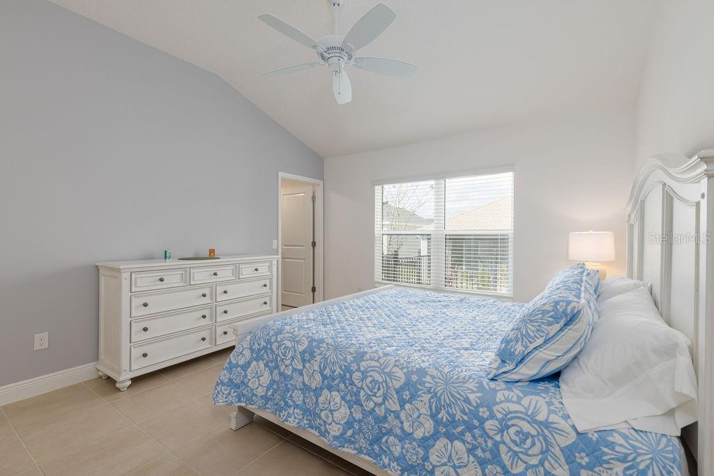 Image 18 of 45 For 2454 Youngmann Loop