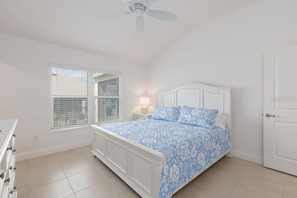 Image 19 of 45 For 2454 Youngmann Loop