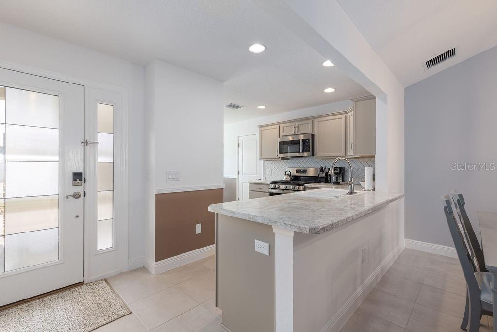 Image 21 of 45 For 2454 Youngmann Loop