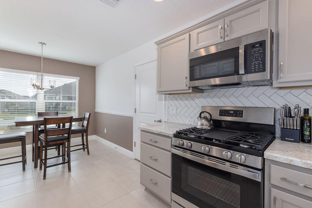 Image 23 of 45 For 2454 Youngmann Loop