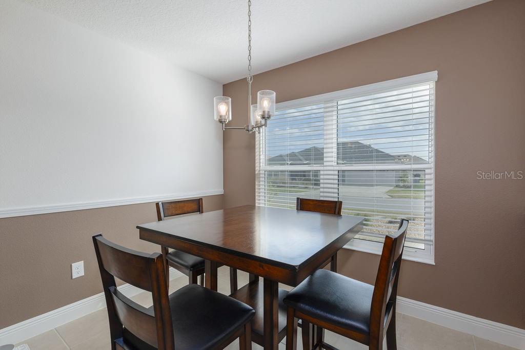 Image 24 of 45 For 2454 Youngmann Loop