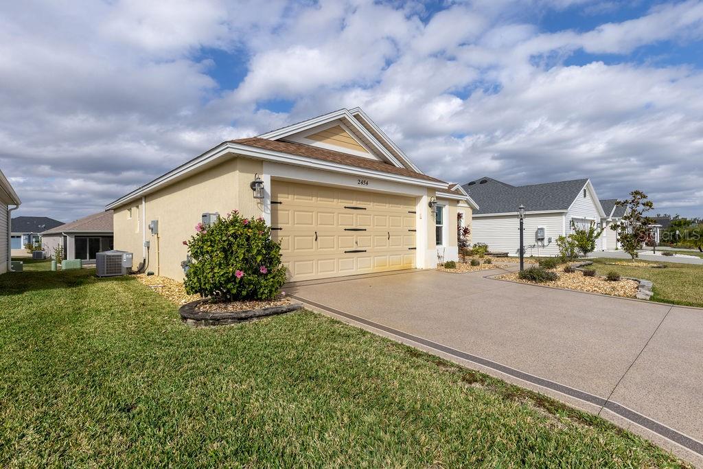 Image 35 of 45 For 2454 Youngmann Loop