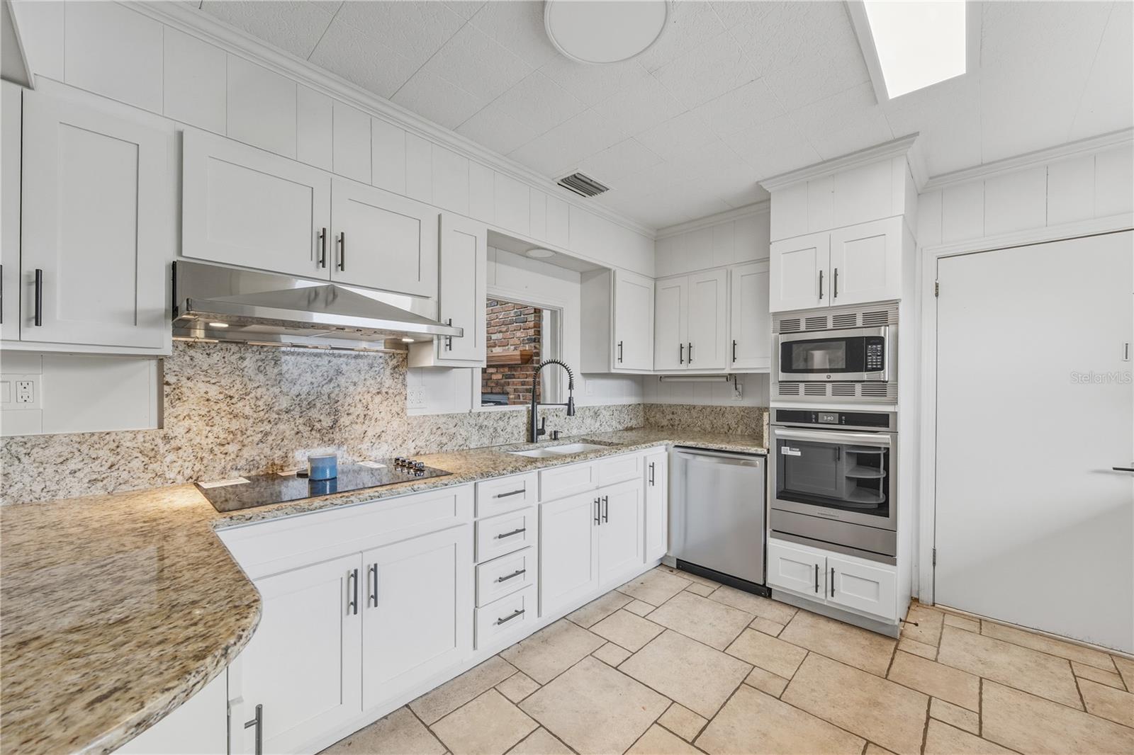 Image 16 of 59 For 274 Kings Highway