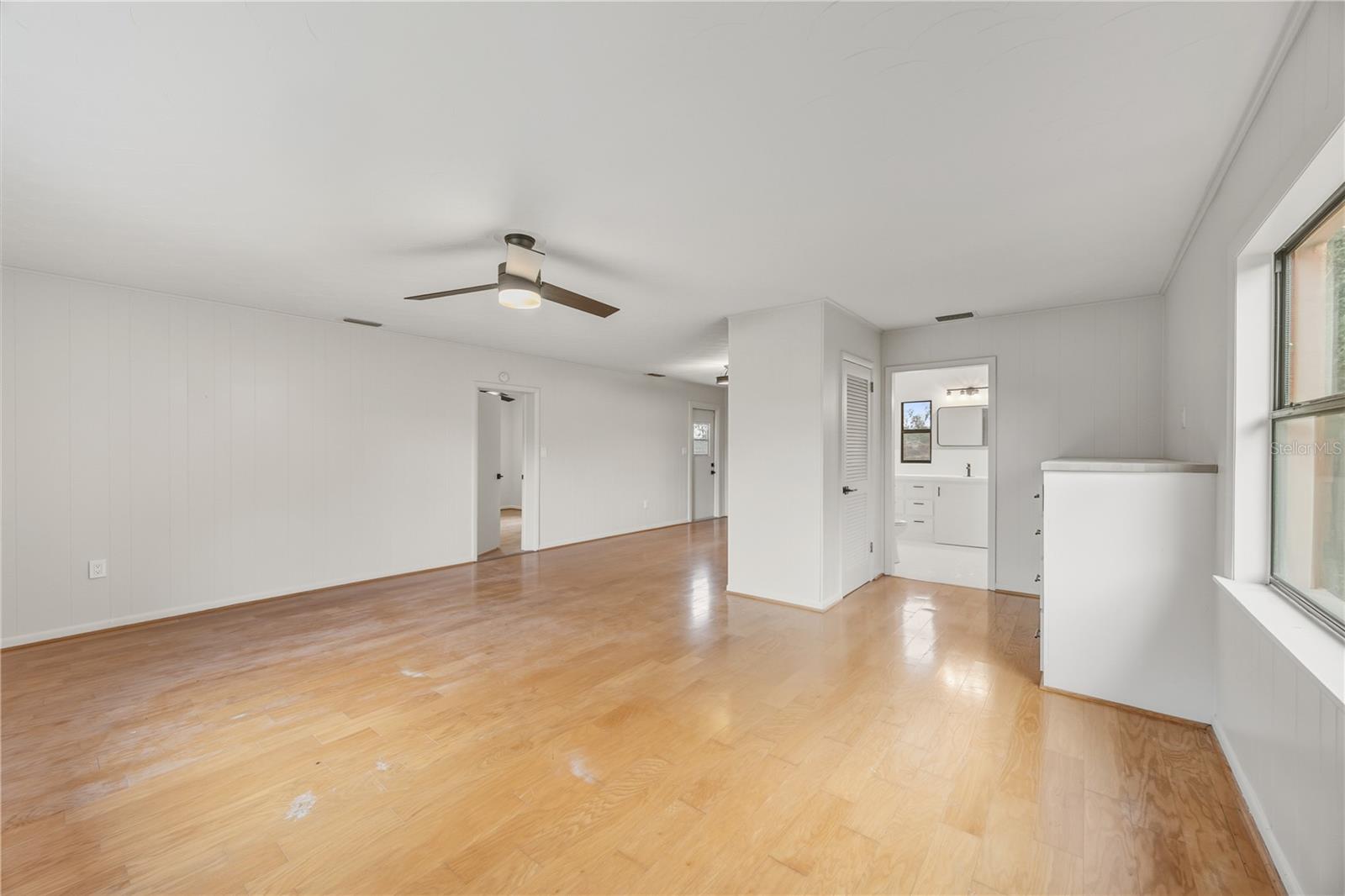 Image 20 of 59 For 274 Kings Highway